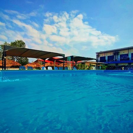 Wixky Hotel نونغ خاي المظهر الخارجي الصورة
